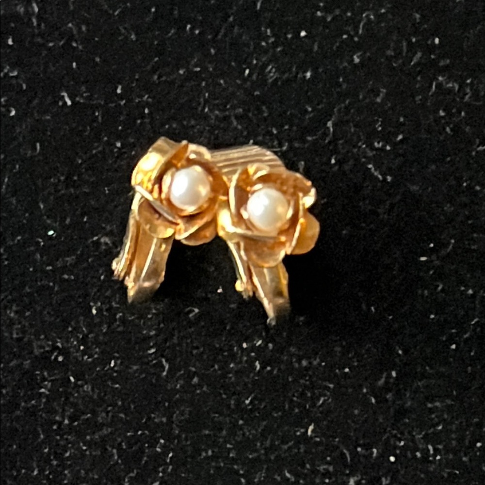 Elegant Gold and Pearl Floral Earrings